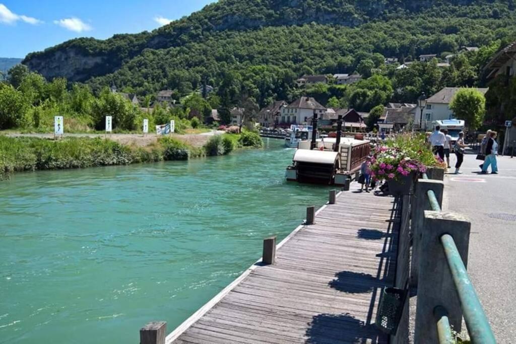 Le Portougais, Chalet A Chanaz, La Petite Venise Savoyarde 외부 사진