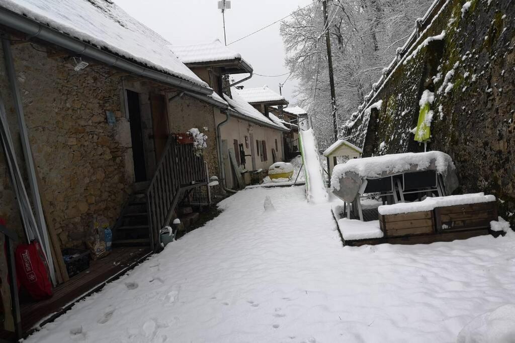 Le Portougais, Chalet A Chanaz, La Petite Venise Savoyarde 외부 사진