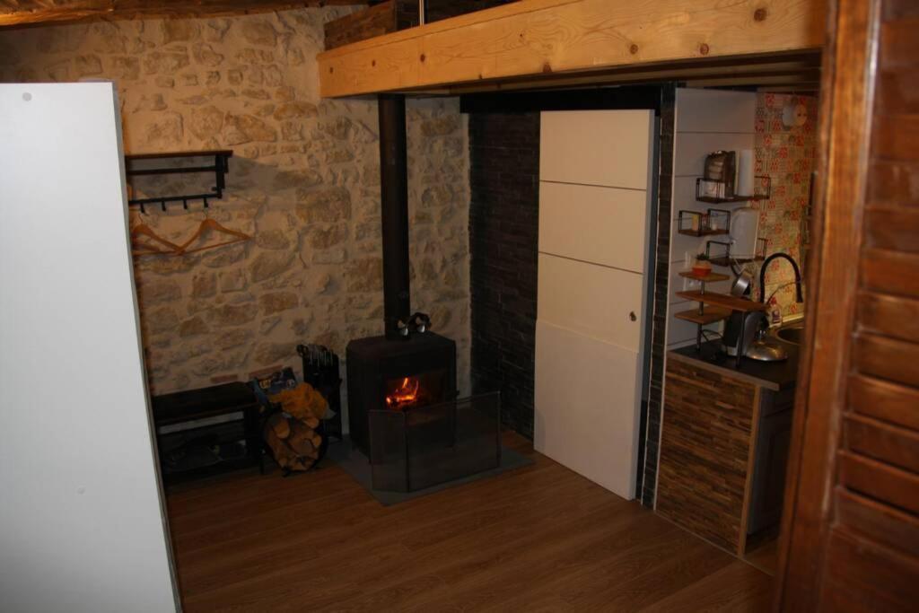 Le Portougais, Chalet A Chanaz, La Petite Venise Savoyarde 외부 사진