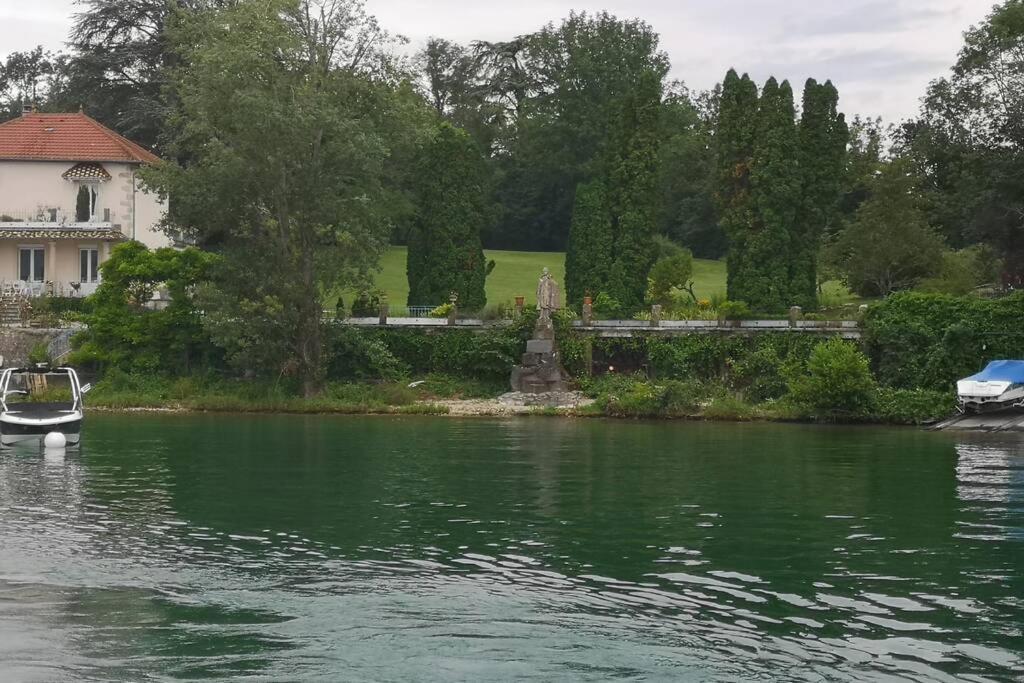 Le Portougais, Chalet A Chanaz, La Petite Venise Savoyarde 외부 사진